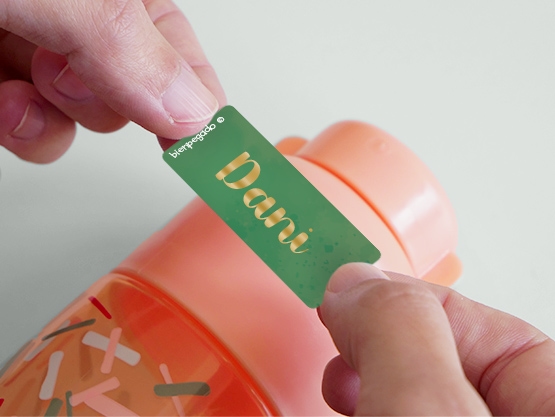 Etiquetas personalizadas pequeñas en dorado/plateado con diseño de acuarela.