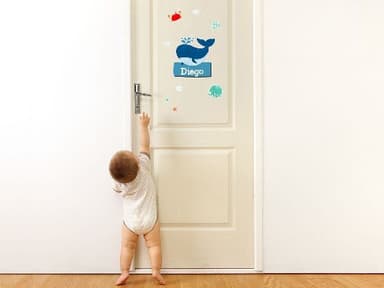 Pegatina para puerta con tema